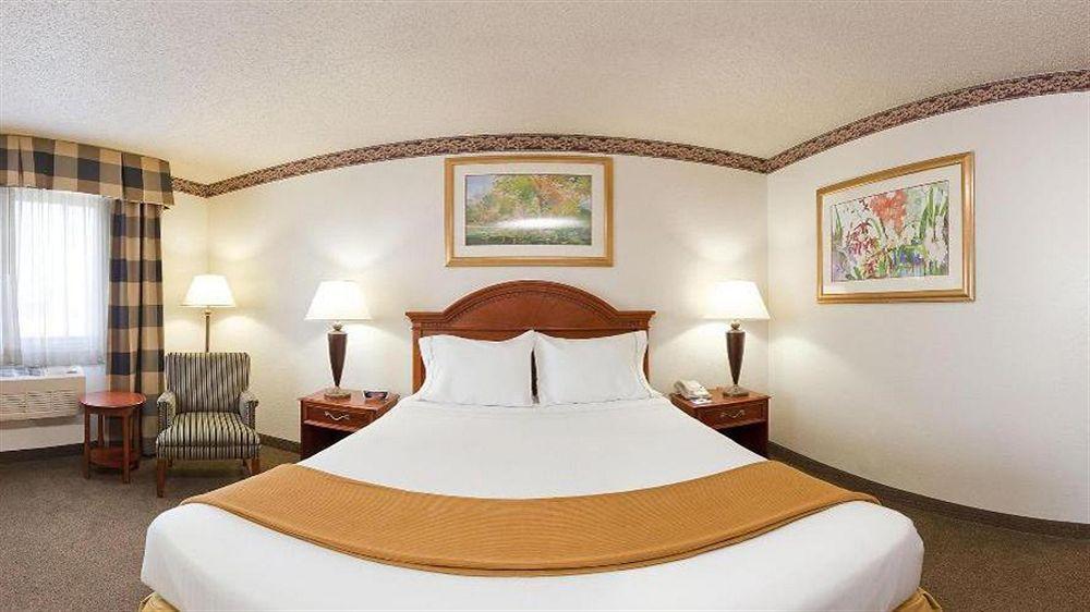 Holiday Inn Express & Suites Johnstown By Ihg Kültér fotó