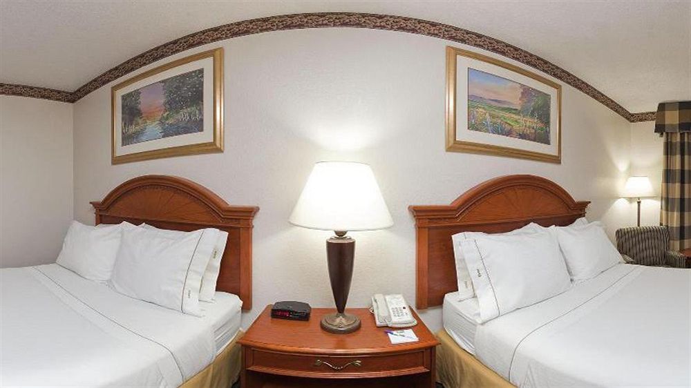 Holiday Inn Express & Suites Johnstown By Ihg Kültér fotó