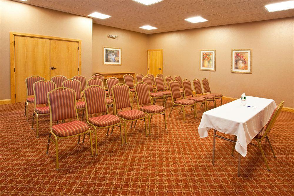 Holiday Inn Express & Suites Johnstown By Ihg Kültér fotó