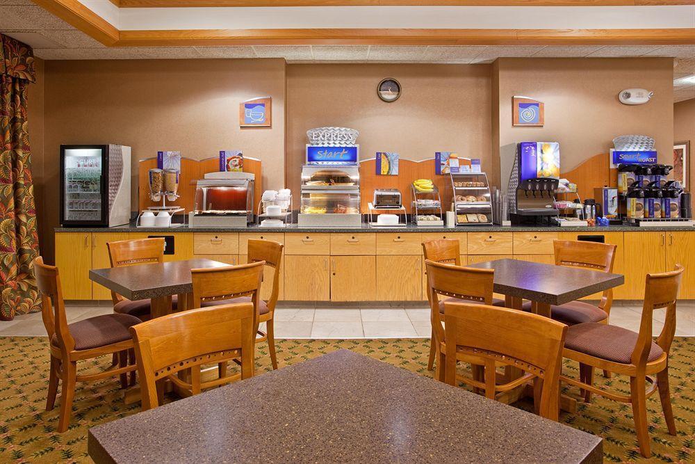 Holiday Inn Express & Suites Johnstown By Ihg Kültér fotó