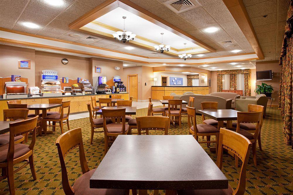 Holiday Inn Express & Suites Johnstown By Ihg Kültér fotó