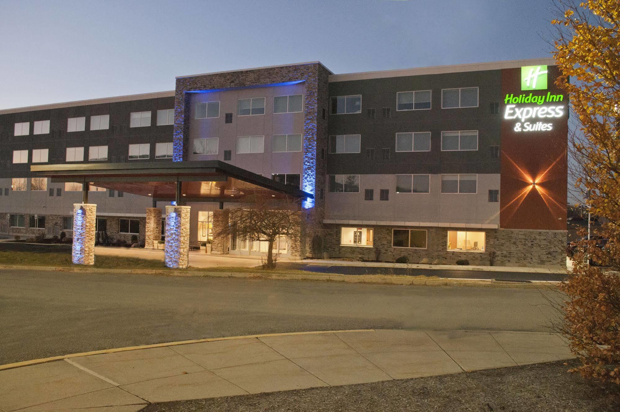 Holiday Inn Express & Suites Johnstown By Ihg Kültér fotó