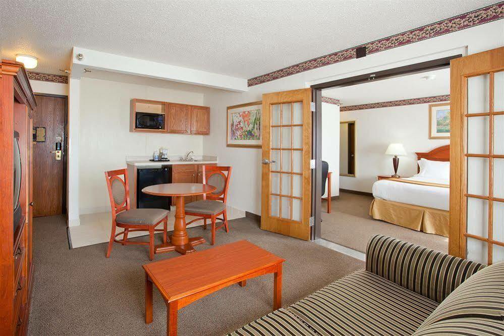 Holiday Inn Express & Suites Johnstown By Ihg Kültér fotó