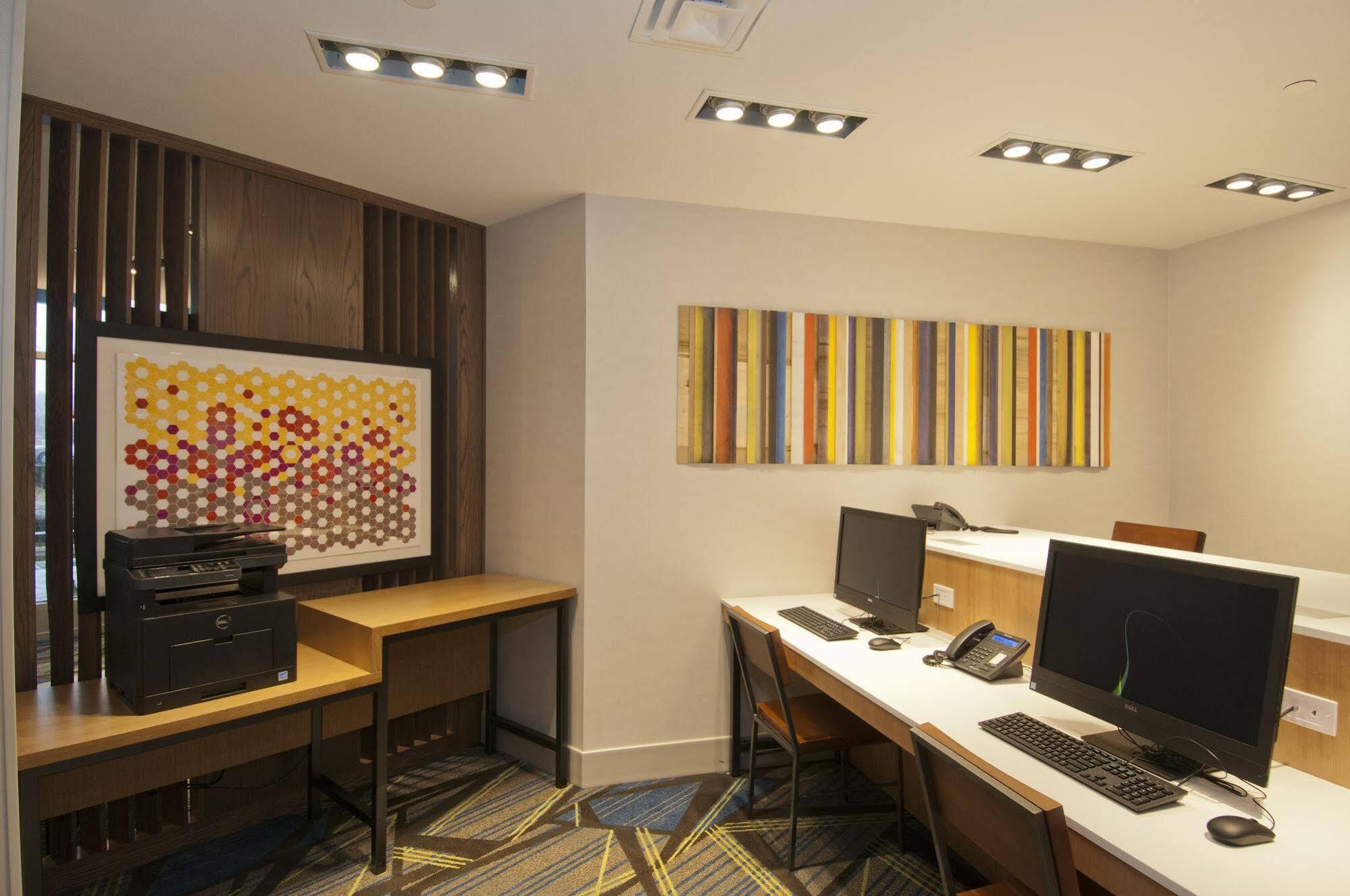 Holiday Inn Express & Suites Johnstown By Ihg Kültér fotó