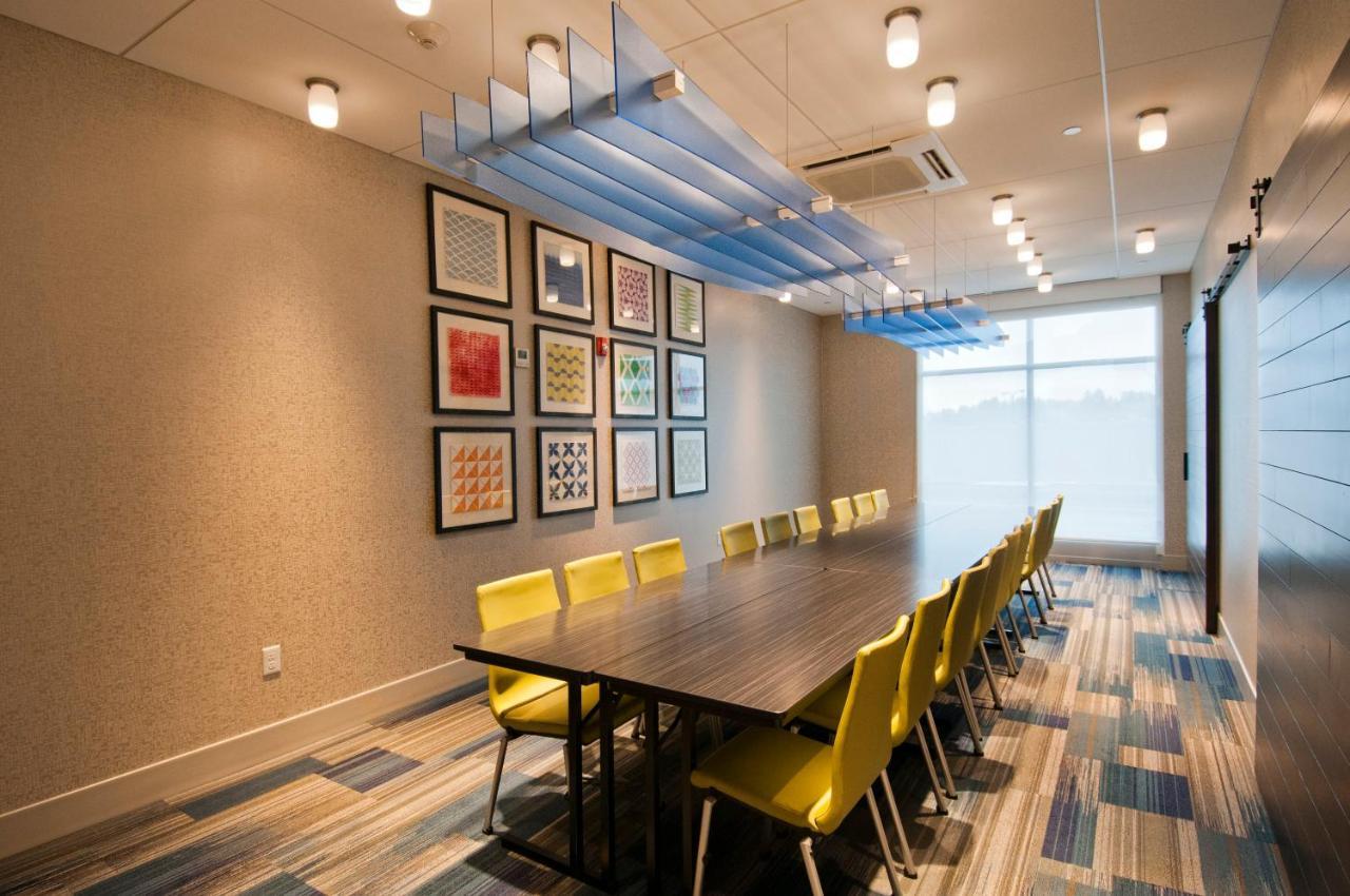 Holiday Inn Express & Suites Johnstown By Ihg Kültér fotó