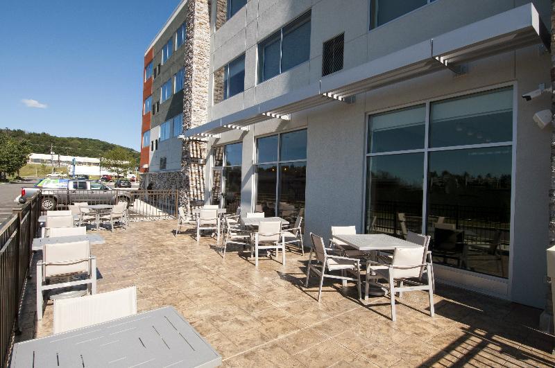 Holiday Inn Express & Suites Johnstown By Ihg Kültér fotó